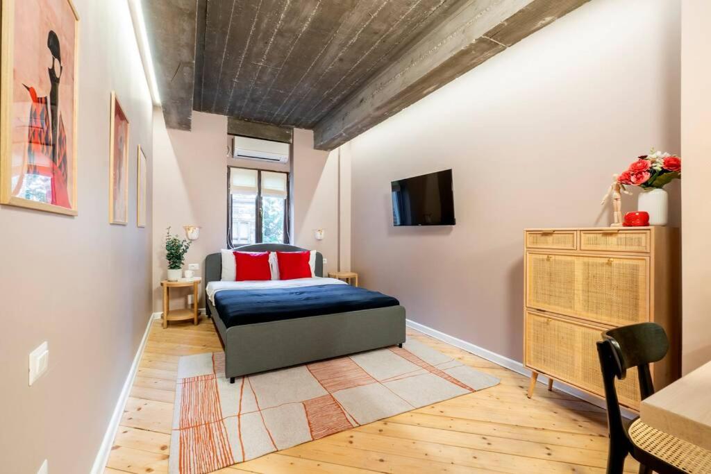 FLH - Old City Vibes - Classic Studio 